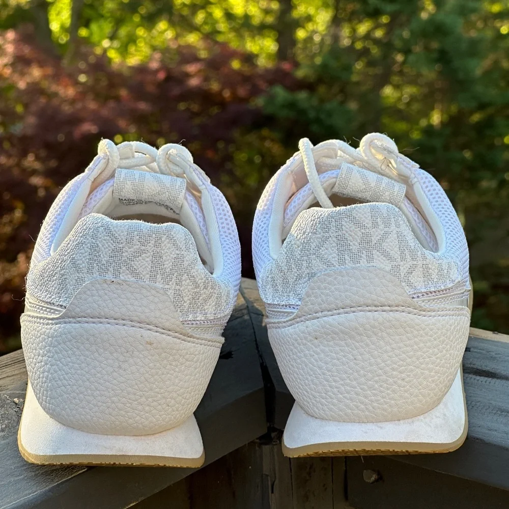 Michael Kors White Casual Sneaker - Size US Womens 9 - Picture 5 of 9